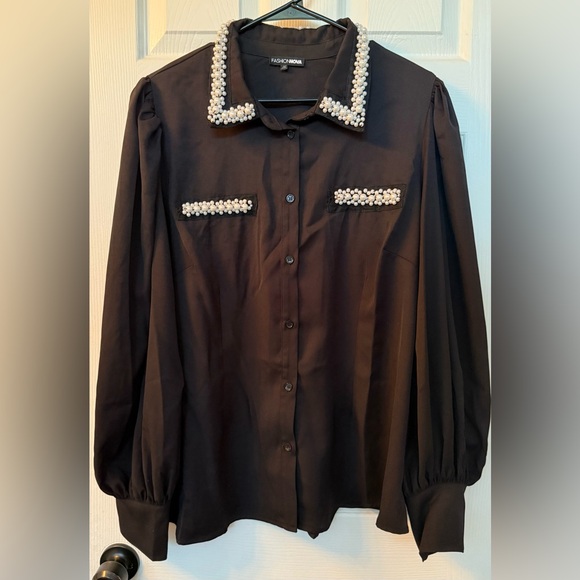 Fashion Nova Pearl Blouse - Picture 4 of 9